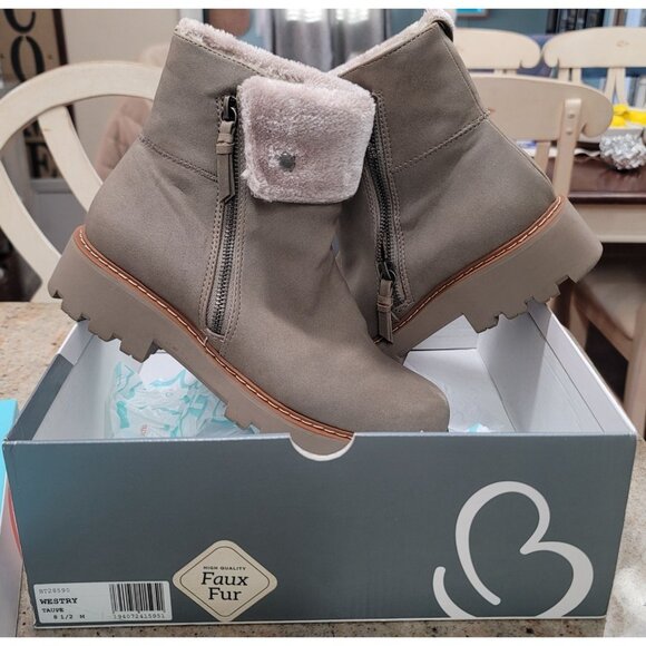 Baretraps Women's Westry Faux Fur Lug Boots with Side Zip Stay Dry System Postur - Picture 11 of 11